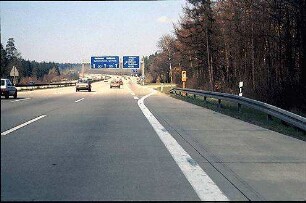 Einfahrt Nebenfahrbahn (aus Richtung München)