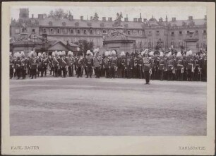 Schloßwache, Großherzog Friedrich I. und Kaiser Wilhelm II., salutierend.