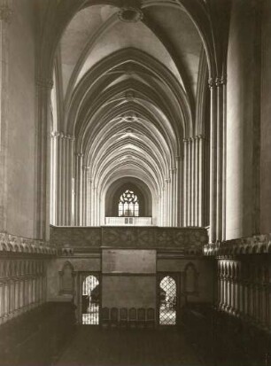 Meißen. Dom St. Johannis und St. Donatus (um 1250 begonnen). Blick vom Hochalter durch den Chor über den Lettner in das Hauptschiff