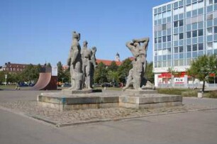 Proletarischer Internationalismus : Proletarischer Internationalismus. Beton (1979-1982; V. Wanitschke). Dresden, Lingnerallee