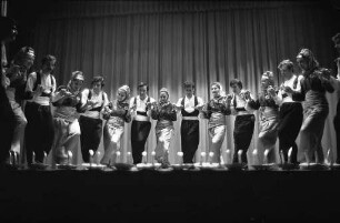 Gastspiel des Folklore-Club der Universität Bosporus in Istanbul im Albert-Schweitzer-Saal