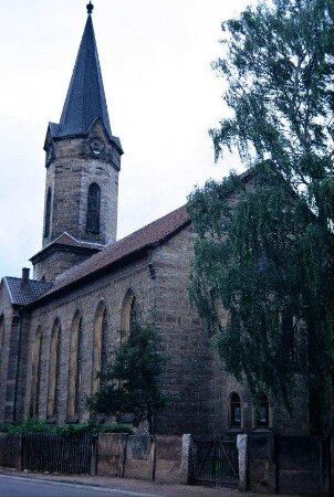 Kirche, Gesamtansicht von Südosten (dunkel)