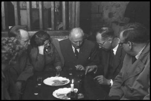 Montreux: Gruppen mit Presseleuten