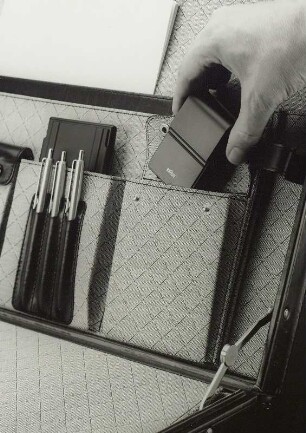 Braun Elektrorasierer "pocket battery" von Roland Ullmann