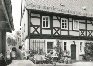 Medingen, Hauptstraße 2. Wohnhaus (altes Pfarrhaus) (um 1650). Gartenansicht
