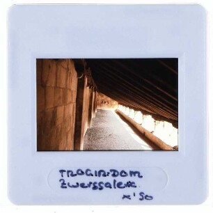 Trogir, Kathedrale hl. Laurentius : Innenansicht Zwerggalerie