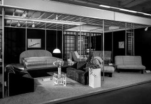 Sitzgruppe (Modell EW 806) : Ausstellungskojen des VEB Polstermöbelkombinat Oelsa-Rabenau mit Sitzgruppe (Modell EW 806)