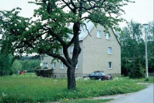 typisches DDR-Mehrfamilienhaus