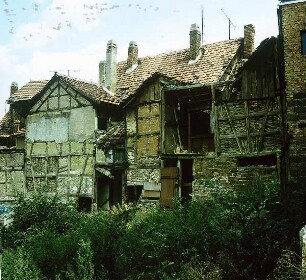 Arnstadt - Verfallende Häuser : Verfallende Häuser in der Innenstadt, aufgenommen ca. 1982 in Arnstadt