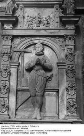Stiftskirche; Epitaph Manderscheid, Mittelteil