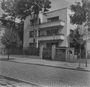 Gebäudeansicht : Blick auf ein Stadthaus.