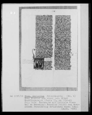 Blatt aus einer lateinischen Bibel, fol. 161v: Textseite mit Initiale V & Nehemias reicht dem thronenden Perserkönig Artaxerxes einen Pokal