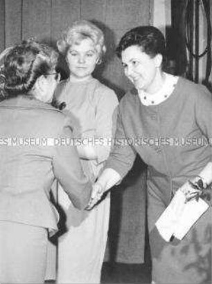 Lotte Ulbricht bei Festveranstaltung des DFD im Haus der Schaffenden in Wittenberg