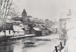 Kronach, Stadtansicht : Kronach. Stadtansicht mit Stadtturm. Blick über Haßlach nach Südosten. Winteraufnahme