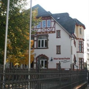 Ehem. Knabenschulhaus (Massivbau); Dieburg, Marienstraße 18