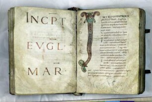 Sogenanntes Kleines Bernwardevangeliar — Initiale und Beginn des Markusevangeliums, Folio fol. 59r
