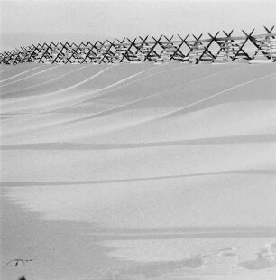Osterzgebirge. Schneezaun bei Possendorf