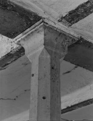 Dresden-Leipziger Vorstadt. Alter Schlachthof, Hauptgebäude. Säulendetail im Kellergeschoss