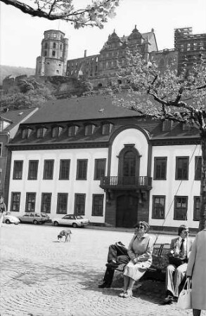 Heidelberg: Karlsplatz mit Blick auf das Schloss
