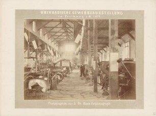 Innenansicht der Maschinenhalle bei der Oberbadischen Gewerbeausstellung in Freiburg i. Br.