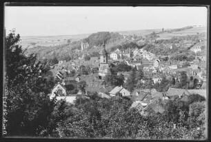 Bad Sulza. Blick auf Bad Sulza mit Weinbergen