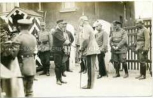 Hindenburg begrüßt Prinz Heinrich in Lötzen