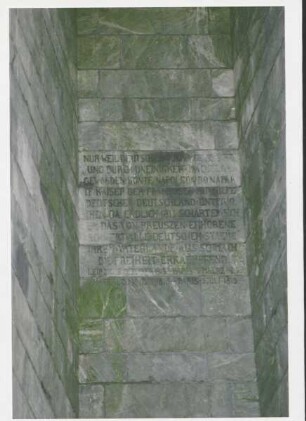 Hermannsdenkmal / Inschrift im Gestein. Detmold. Hiddesen. Papierabzug