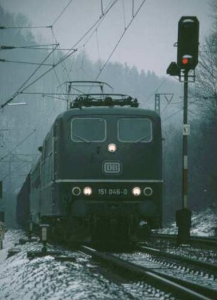 Laufach Rampe Schwarzkopftunnel Westportal Lok 151 046 Güterzug