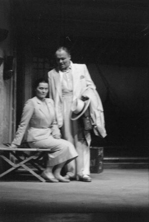 Szenenbilder aus "Colonel Forster bekennt sich schuldig" von R. Vailland, Kammerspiele