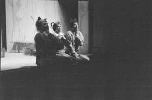 Szenenbilder aus "Das Rübchen", Theaterstück von Pawel Maljarewski nach dem Märchen "Repka“. Aus dem Russischen und Bearbeitung von Horst Hawemann und Peter Ensikat. Theater der Freundschaft Berlin, 29.11.1969