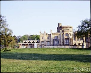 Potsdam, Park Babelsberg, Schloss Babelsberg, Blick über den wiederhergestellten Bowlinggreen.