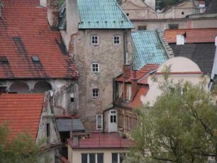 Cesky Krumlov - Blick auf ruinöse Häuser : Die Altstadt von Cesky Krumlov, aufgenommen 2005