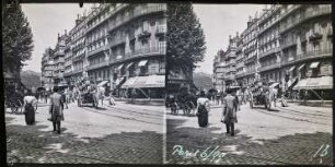 Paris. Straßenszene an der Kreuzung Boulevard Haussmann/Rue de Rome
