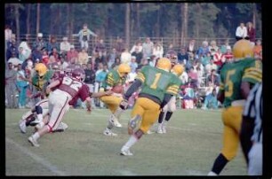 Fotografie: American-Football-Spiel der Berlin Bears gegen die Hi-Hawks an der Berlin American High School in Berlin-Dahlem