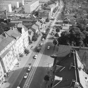 Karl-Marx-Allee (Magdeburger Allee) Erfurt-Ilversgehofen : Blickrichtung Südosten zum Neubaugebiet Johannesplatz
