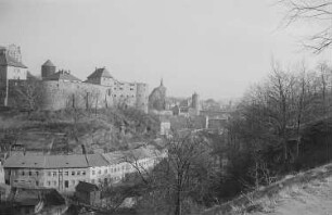 Ansicht der Stadt Bautzen. Links die Ortenburg und rechts die Michaeliskirche und die Alte Wasserkunst