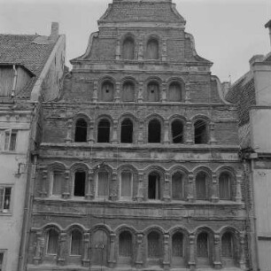 Stralsund. Renaissance-Giebel an der Badenstraße