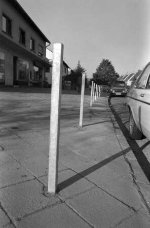 Errichtung von Absperrpfosten auf Gehwegen zur Verhinderung des Parkens auf Bürgersteigen