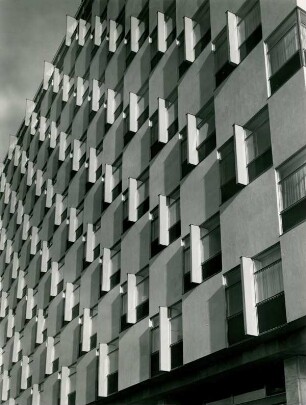 Hilton-Hotel Budapester Straße, 1958-1959