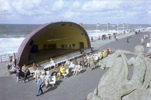 Westerland: Hauptpromenade mit Musikpavillon