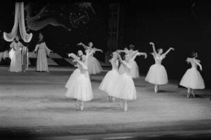 Szenenbilder aus dem Ballett "Dornröschen" von P. Tschaikowski, Städtische Oper Berlin, 1955
