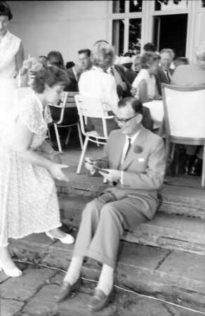 Chemiker; Maikäferrede: Frau Hein, Graf Lennart Bernadotte