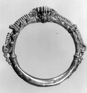 Armreif : Armreif. Gold (750ante). Speyer: Historisches Museum der Pfalz mit Weinmuseum