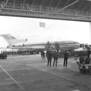 Taufe einer Lufthansa-Maschine Boeing 727 auf den Namen Karlsruhe.