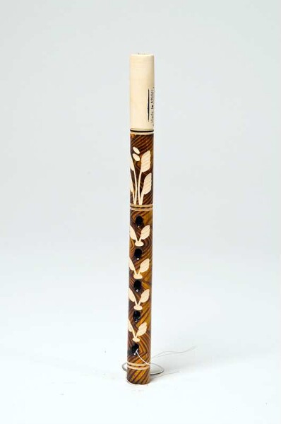 Open inner flute with finger holes