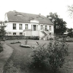 Cottbus. Landhaus (Standesamt), Lieberoser Straße 7, um 1820. Gartenansicht