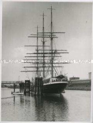Segelschulschiff "Deutschland" im Bremer Hafen