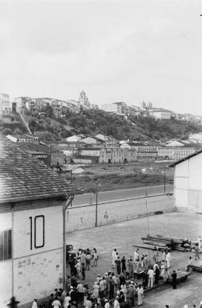 Steilanstieg zur Küstenebene : Blick auf Bahia