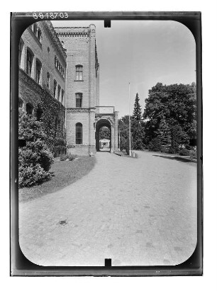 Neetzow. Herrenhaus (1855-1860; F. Hitzig). Eingangsseite