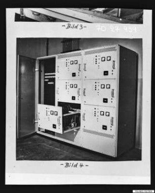 Schaltschrank einer Mikrowellenerwärmungsanlage, Foto 1970